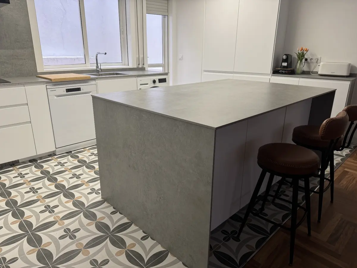 Synthetic stone island with bar style seating - Pontevedra